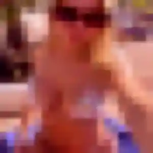 Photo de Madeleine à Chiconi (23 ans) - plan cul gratuit