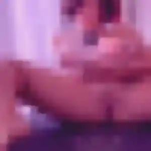 Sylviane, 21 ans, en ligne à Ducos pour un plan cul