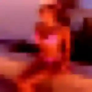 Anne-Charlotte, 26 ans, connectée à La Riche pour une rencontre coquine