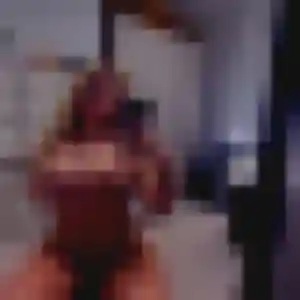 Rencontre Dounia, 25 ans à La Seyne-sur-Mer en privé