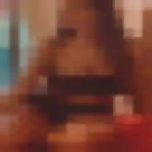 Brune, 21 ans, dispo pour plan cul à La Trinité