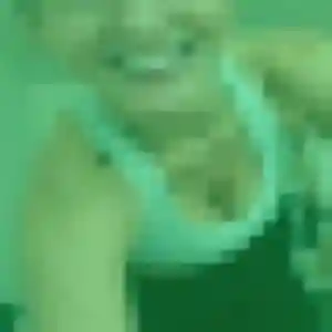 Rejoins Karine, 19 ans à Larmor-Plage en privé