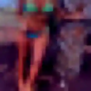 Photo de Geraldine à Le Rove (25 ans) - plan cul anonyme