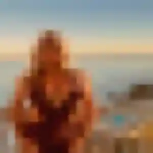 Ariane, 21 ans, connectée à Lesneven pour une rencontre coquine