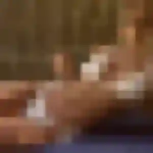 Noura, 20 ans, connectée à Lezoux pour une rencontre coquine