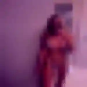Rencontre Veronique, 29 ans à Montreuil en privé