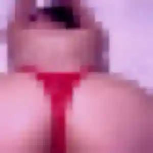 Zephyrine, 27 ans, en ligne à Orange pour une rencontre coquine