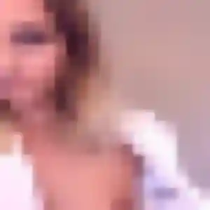 Nina, 19 ans, en ligne à Piolenc pour un plan cul