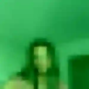 Rejoins Ulrike, 31 ans à Plouhinec gratuitement