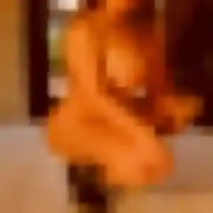 Nina de Tullins, 26 ans - plan cul discret