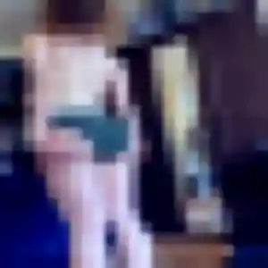 Sexy Yvonne, 22 ans à Villepreux - découvrir son profil